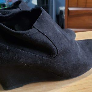 Black suede wedge boots SZ 11